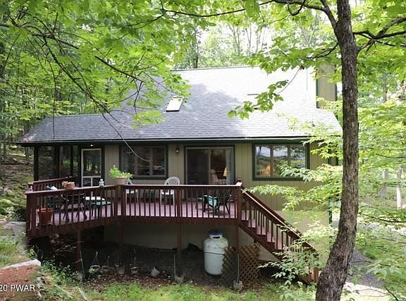 4th image of 107 Horseshoe Ct