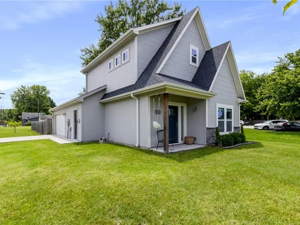 201 SW 12th St, Oak Grove, MO 64075