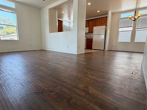 4th image of 4 Katy Ln