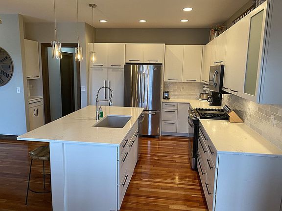 5th image of 510 Whispering Willow Ln