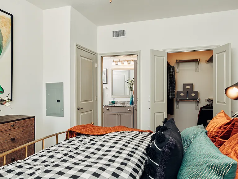 Stonegrove Fall Creek Apartments Bedroom