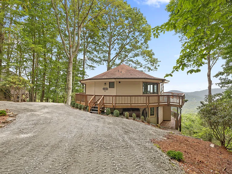 820 Pine Ridge Rd — Photo 12