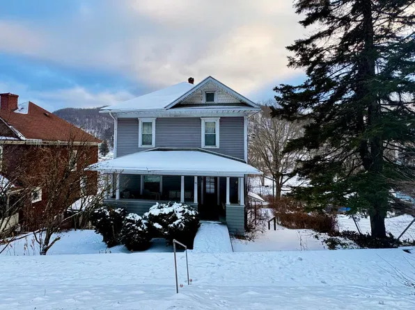 62 W Main St, Richwood, WV 26261