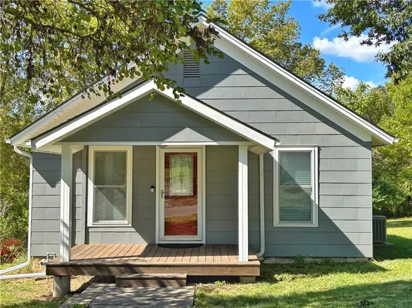 2424 S 26th St, Kansas City, KS 66106