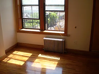 Rented by Maximus Realty Group