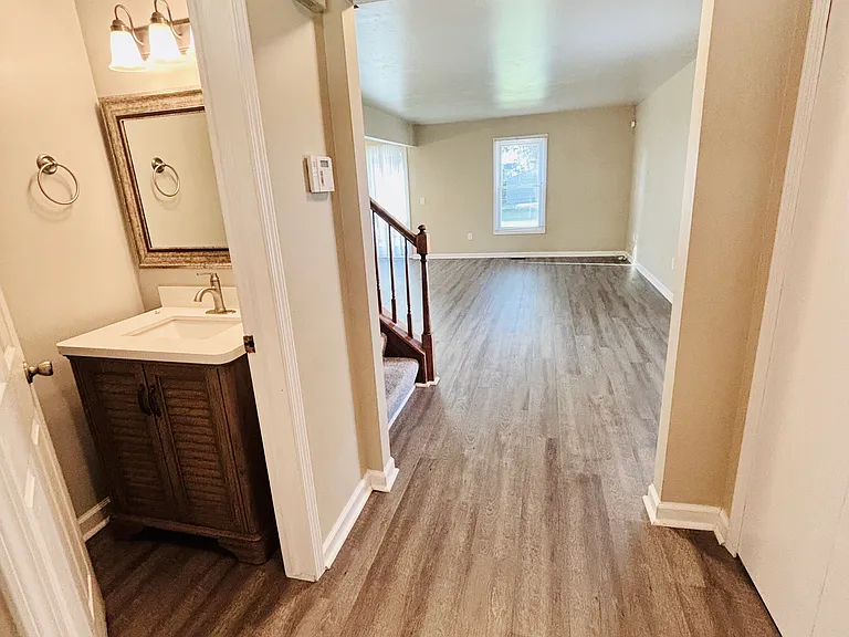 116 Regents Dr #116 — Photo 6