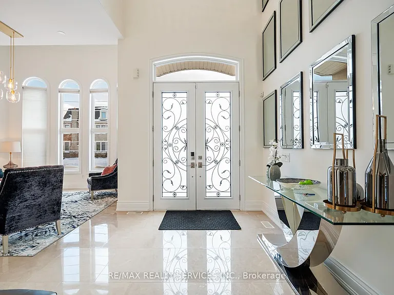 9 Interlacken Dr — Photo 6