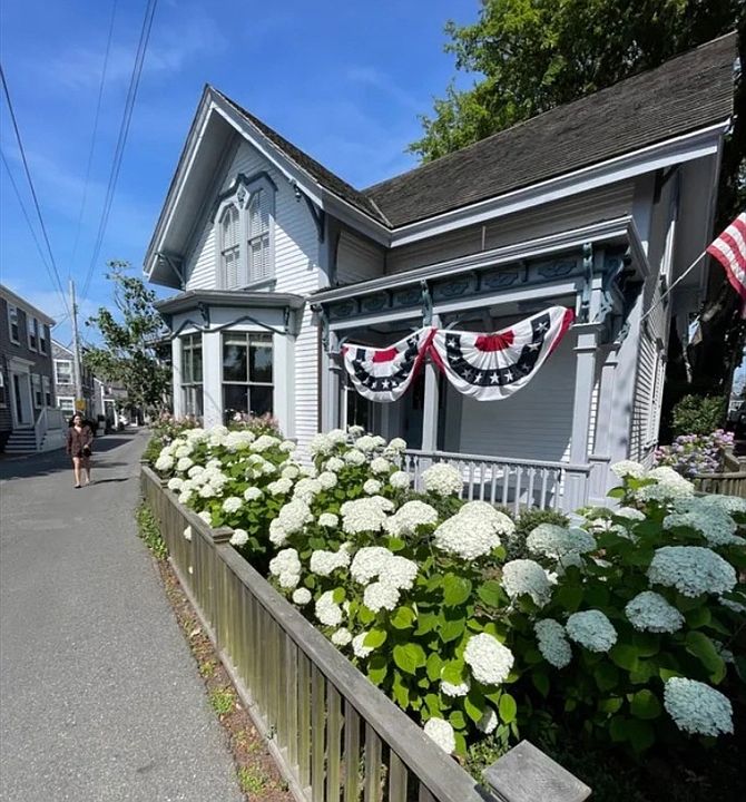 1st image of 51 Fair St