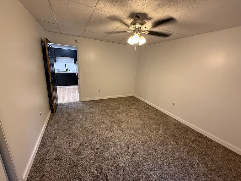 400 N Main St #7 — Photo 12