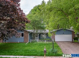 52 Arbury Dr, Iowa City, IA 52246