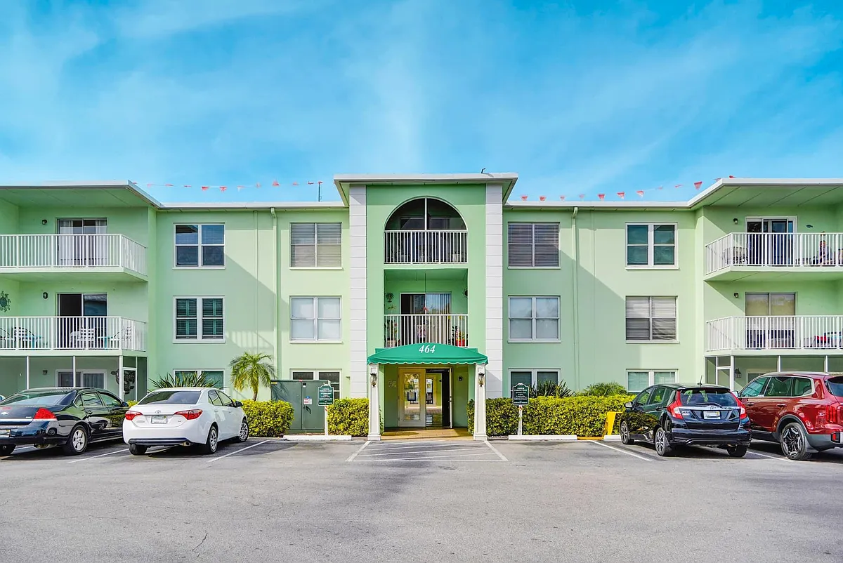 Building Photo - 464 N Paula Dr #211