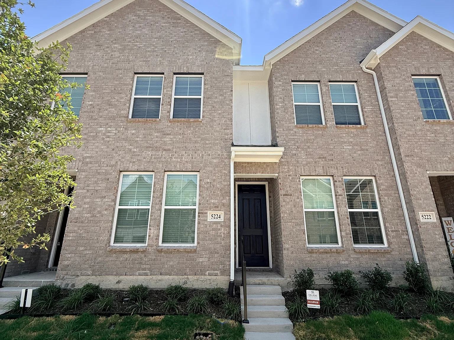 2 bed, 1092 sqft, $2,000 — Photo 2