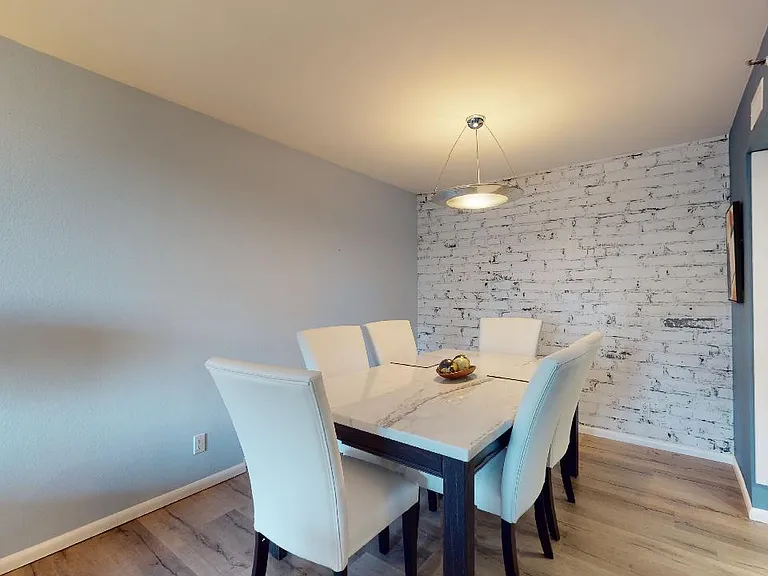 600 W 9th St #914 — Photo 9