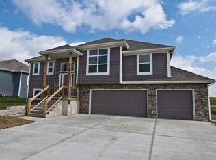 3703 152nd Ter, Basehor, KS 66007