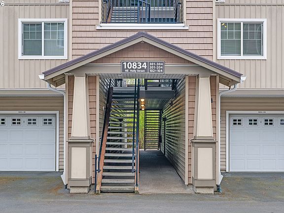 4th image of 10834 NE Holly St #204