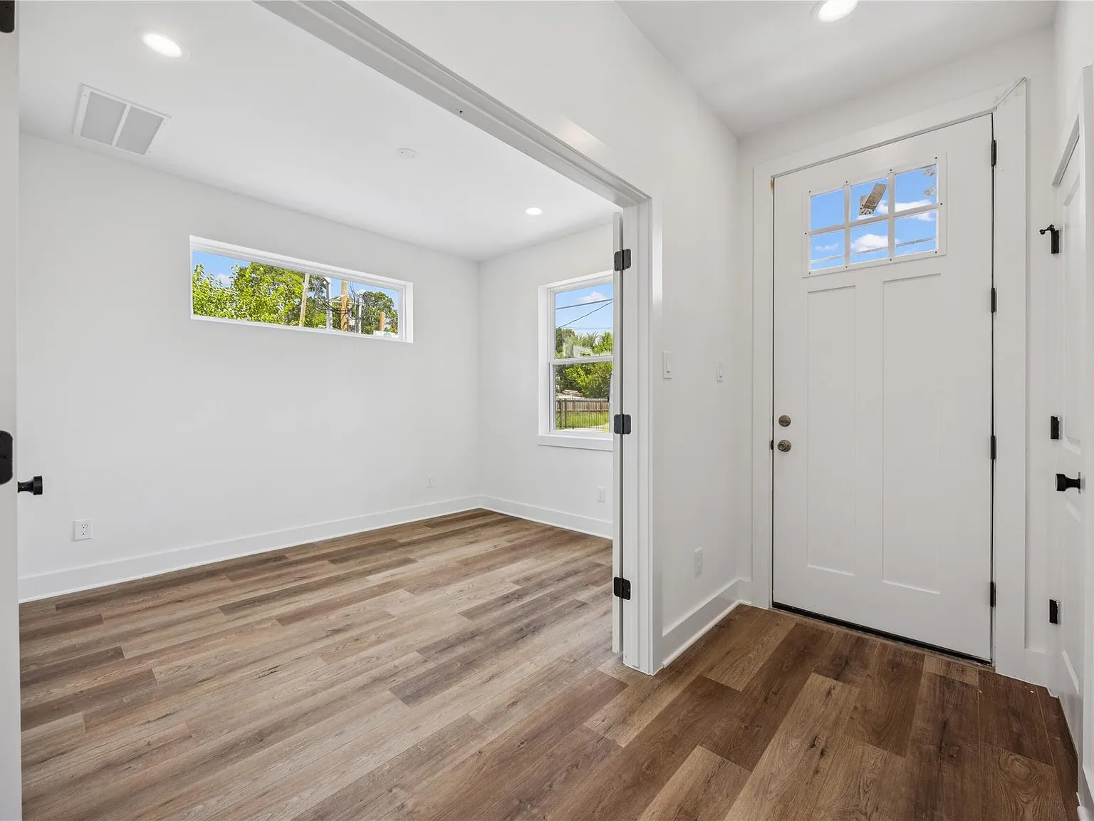3 bed, 3.5 bath, 1807 sqft, $2,500 — Photo 4