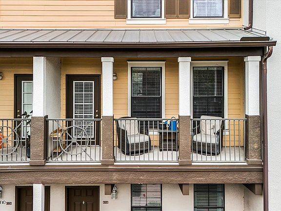 3rd image of 9823 TAPESTRY PARK Circle #505