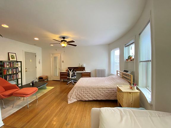 5th image of 5529-33 N Kenmore Ave #3B
