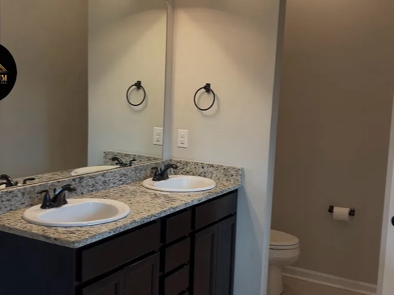 611 Elwick Dr — Photo 5