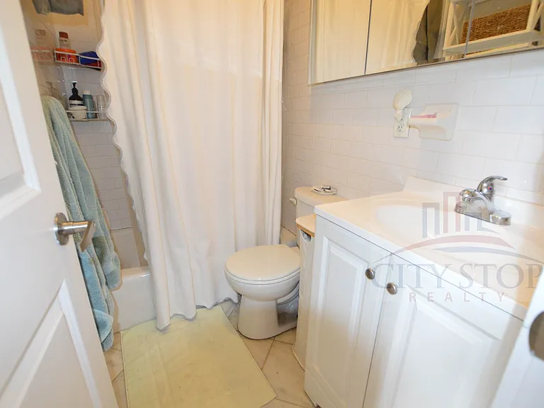 101 W 77th St #33 — Photo 8