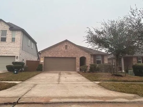 2113 Sand Lily Dr, La Marque, TX 77568