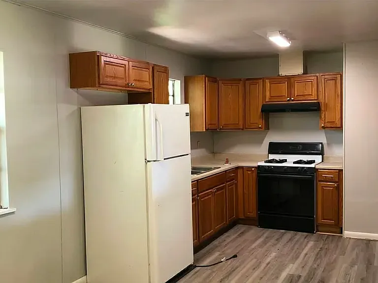 1200 Dulles Dr — Photo 6