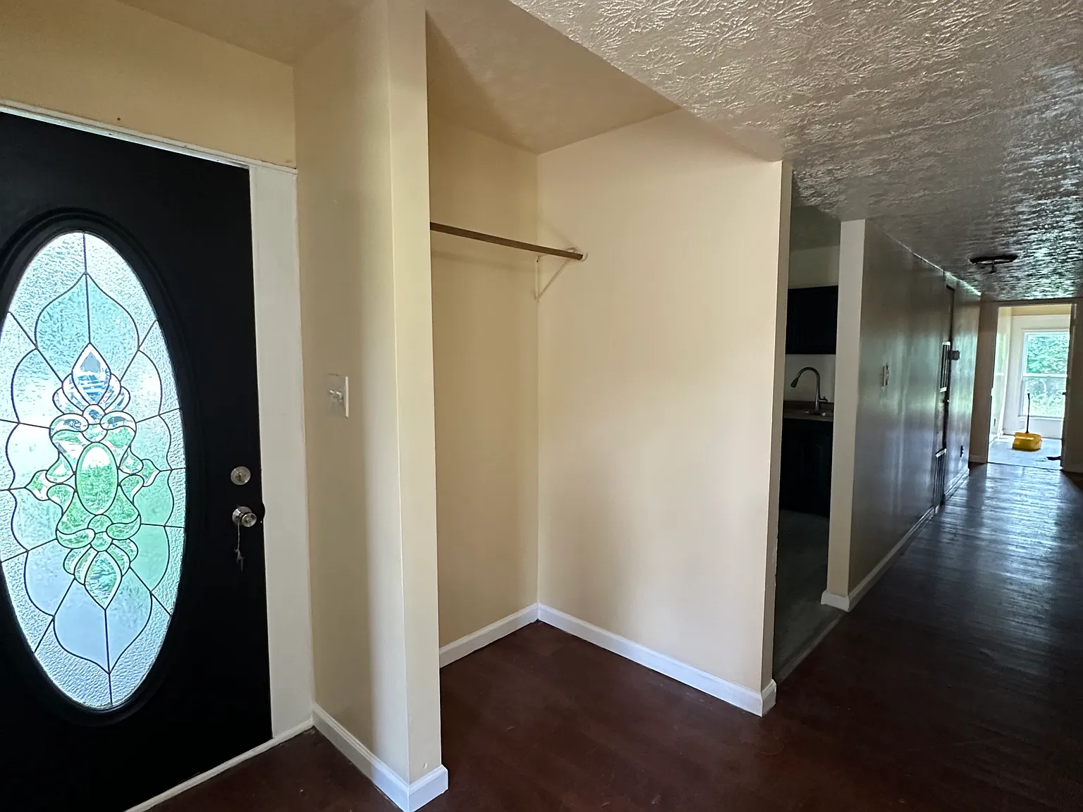 4 bed, 1487 sqft, $1,700 — Photo 2