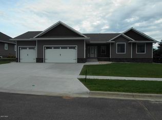 623 Crystal Ct NW, Watertown, SD 57201