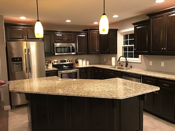 5th image of 226 Arnold Dr