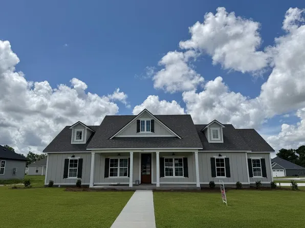 310 McNeal Heritage Cir, Hahira, GA 31632