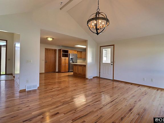 4th image of 904 Aberdeen Dr