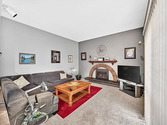 4th image of 8612 176th St NW