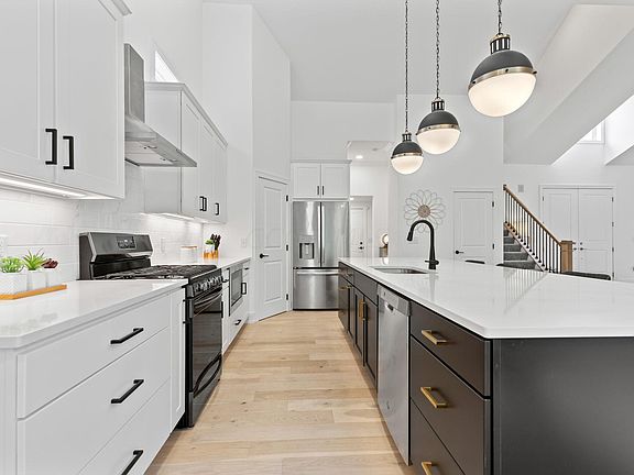 5th image of 866 Pinnacle Pointe Pl #36
