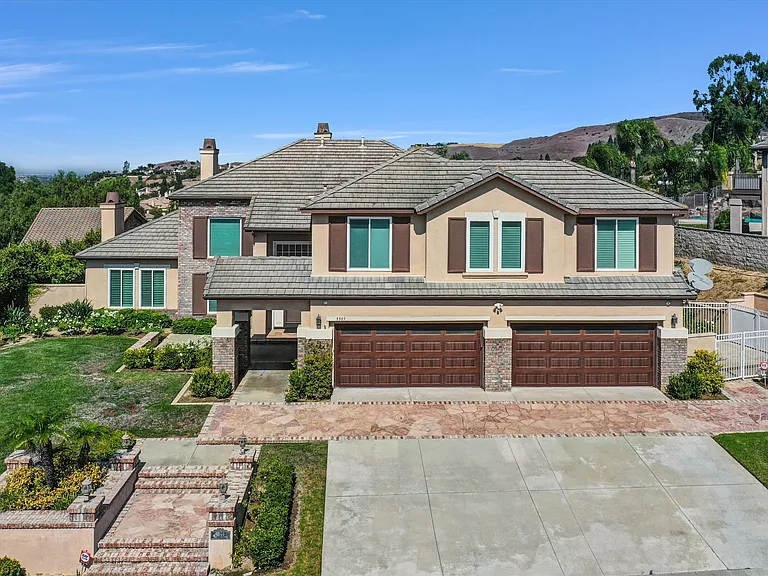 5505 Blue Ridge Dr — Photo 2