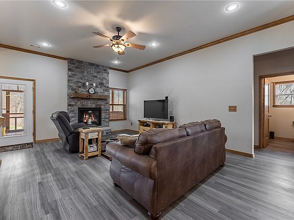 5th image of 9 Magrath Cir