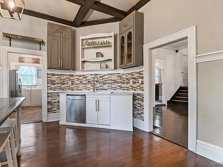 264 E Fairview Ave — Photo 15