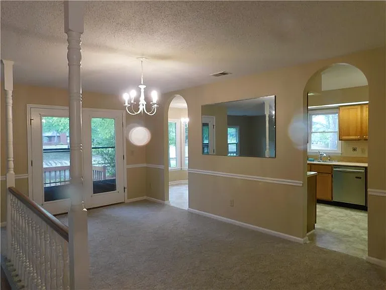 120 Juneberry Ln — Photo 4