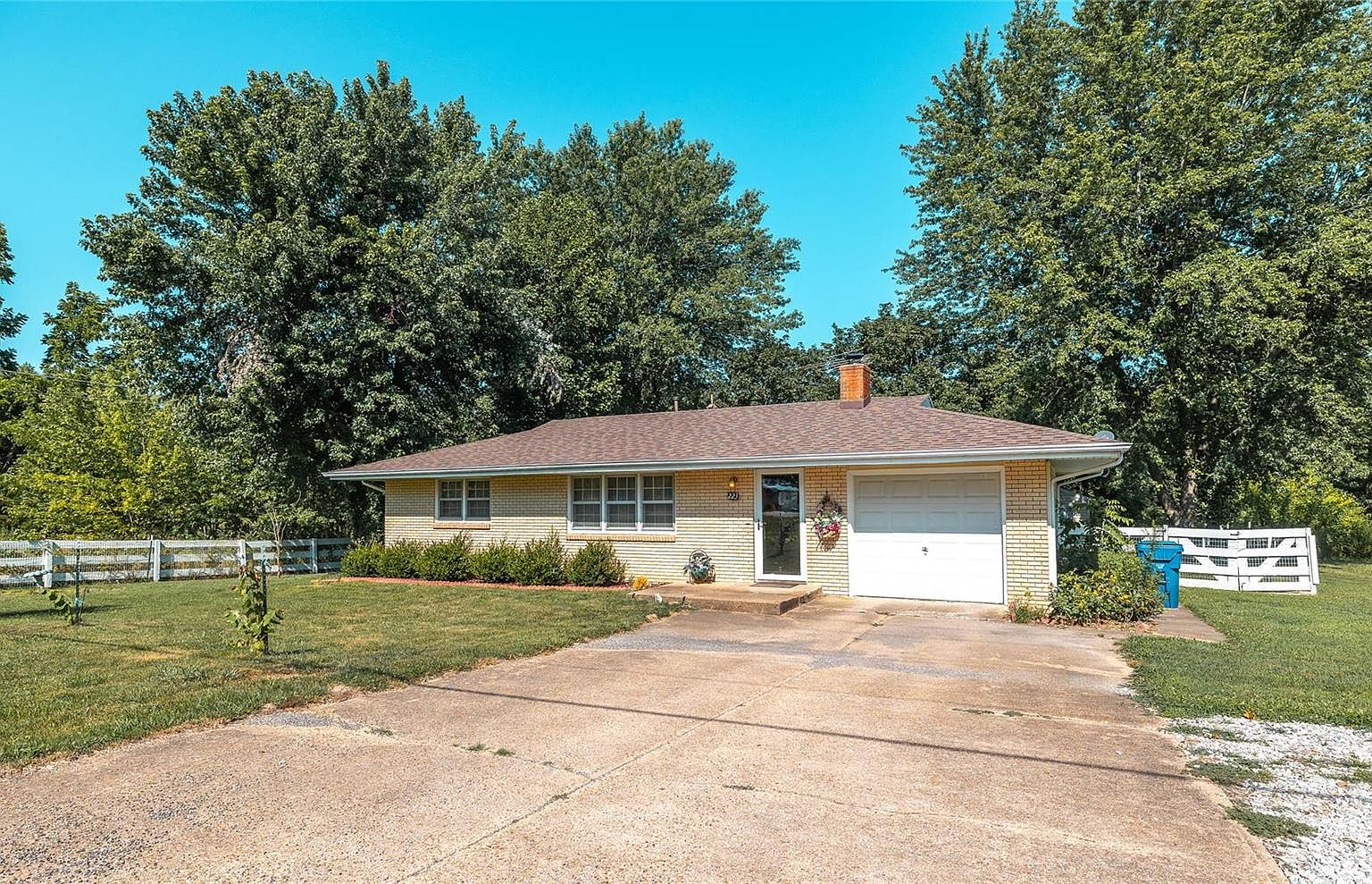 233 N Highway 137, Raymondville, MO 65555 Zillow
