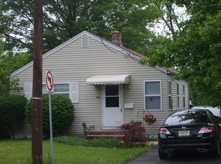 586 Chain O Hills Rd, Colonia, NJ 07067