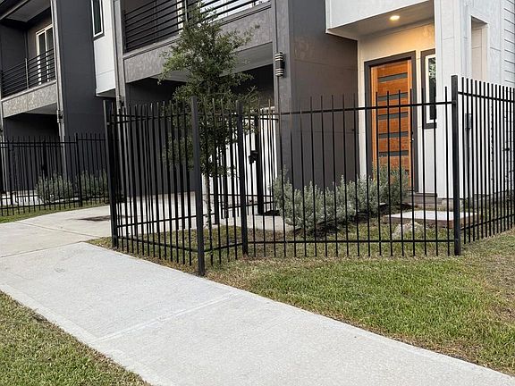 2nd image of 6848 Del Rio St