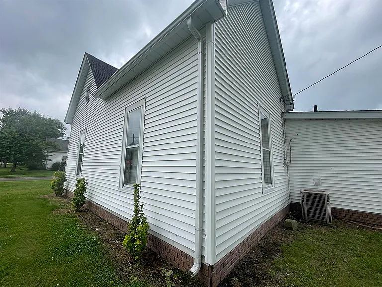 402 S Bentley St — Photo 8