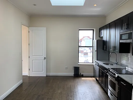 Rented by Avenues Real Estate | media 17