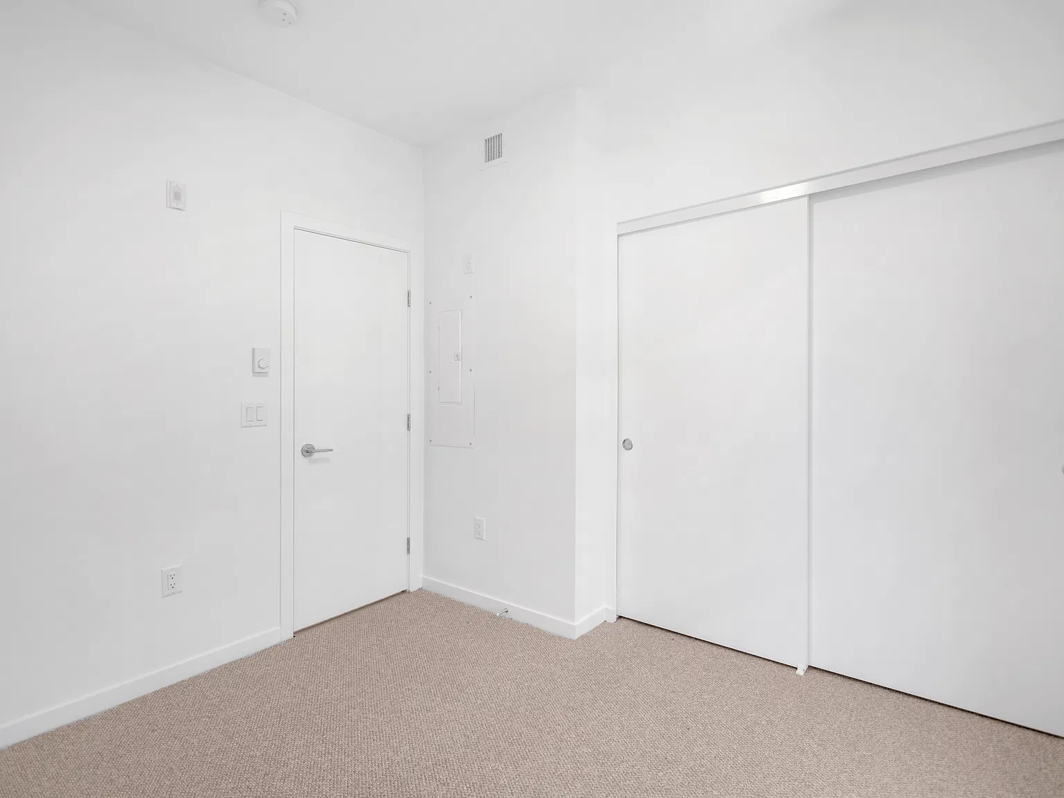 2 bed, 987 sqft, $3,250 — Photo 3