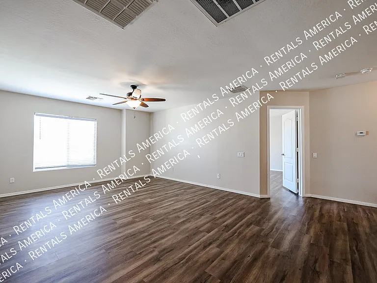 910 S 118th Ln — Photo 14