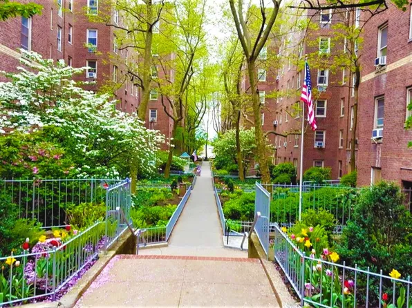 48-01 42nd Street image 47 of 49