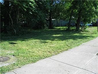3rd image of 608 Beacon Ave