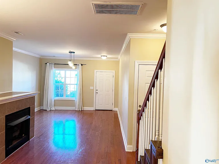470 Shamrock Dr — Photo 5