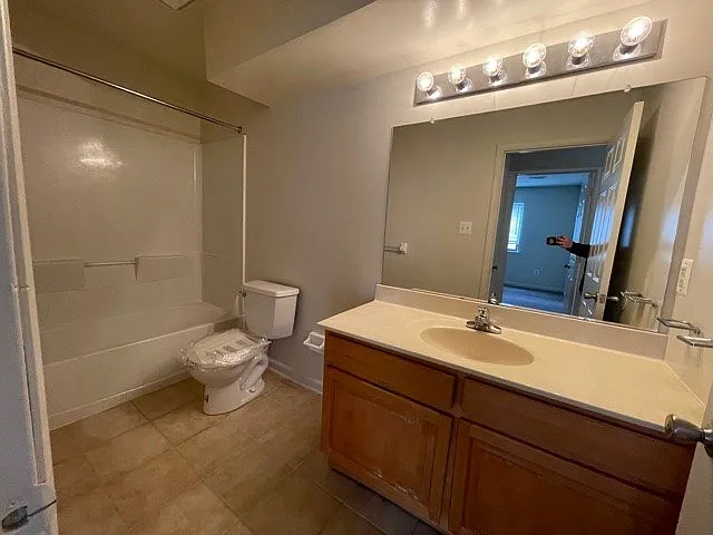 Autumn Ridge Apartments — Photo 79