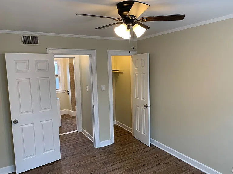 2636 N Leclaire Ave — Photo 2
