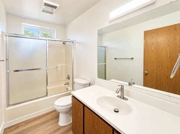 427 Plum St #427, Medford, OR 97501